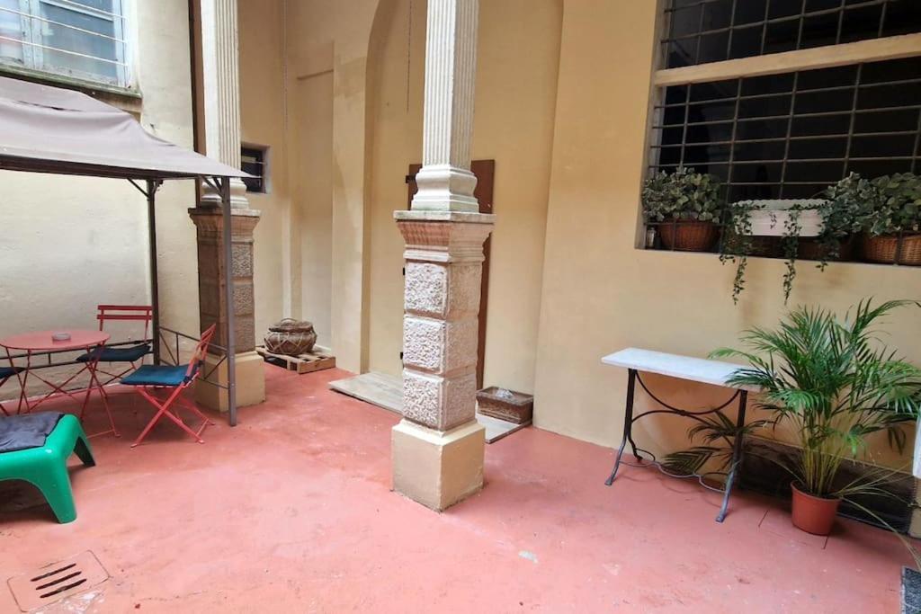 Central And Cozy Loft With Courtyard Bologna Ngoại thất bức ảnh